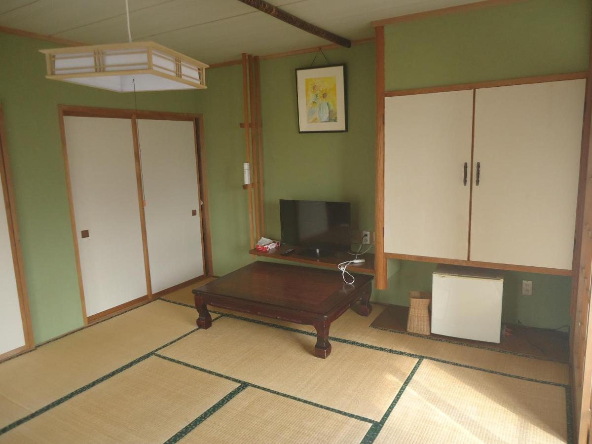 Cafe Cerisier栖里時絵 Hotel Myoko Exterior foto
