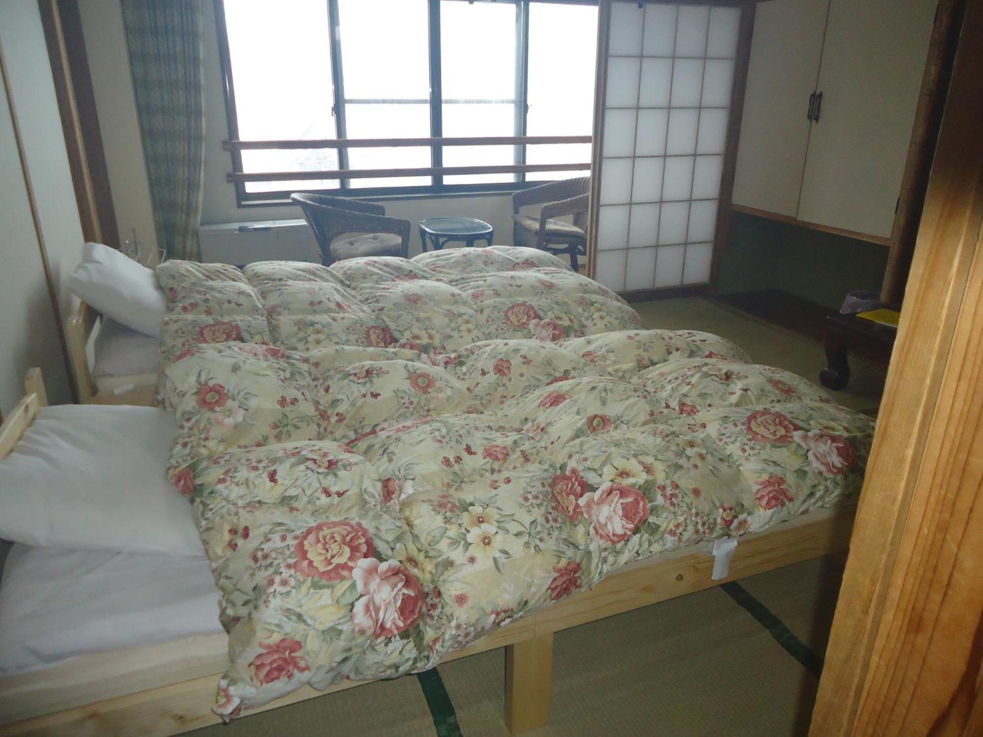 Cafe Cerisier栖里時絵 Hotel Myoko Exterior foto