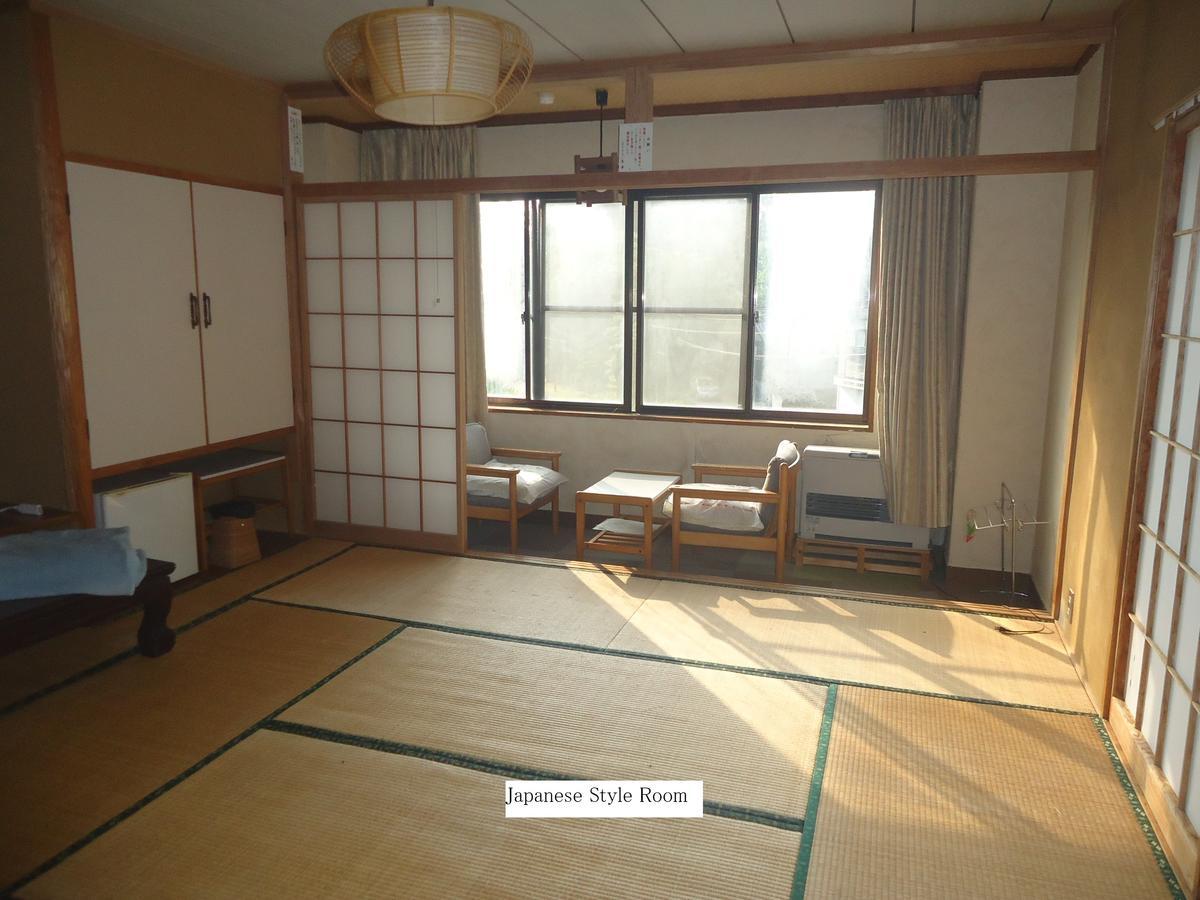Cafe Cerisier栖里時絵 Hotel Myoko Exterior foto